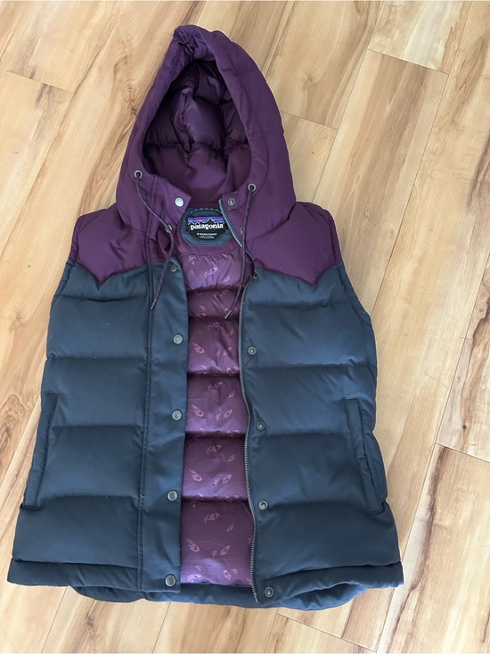 Patagonia Jackets & Blazers - Patagonia Women's Hooded Two-Tone Puffer Vest in Plum and Black